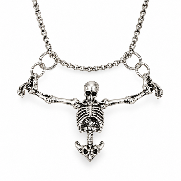 Collar con Colgante de Esqueleto – vista frontal sobre fondo blanco