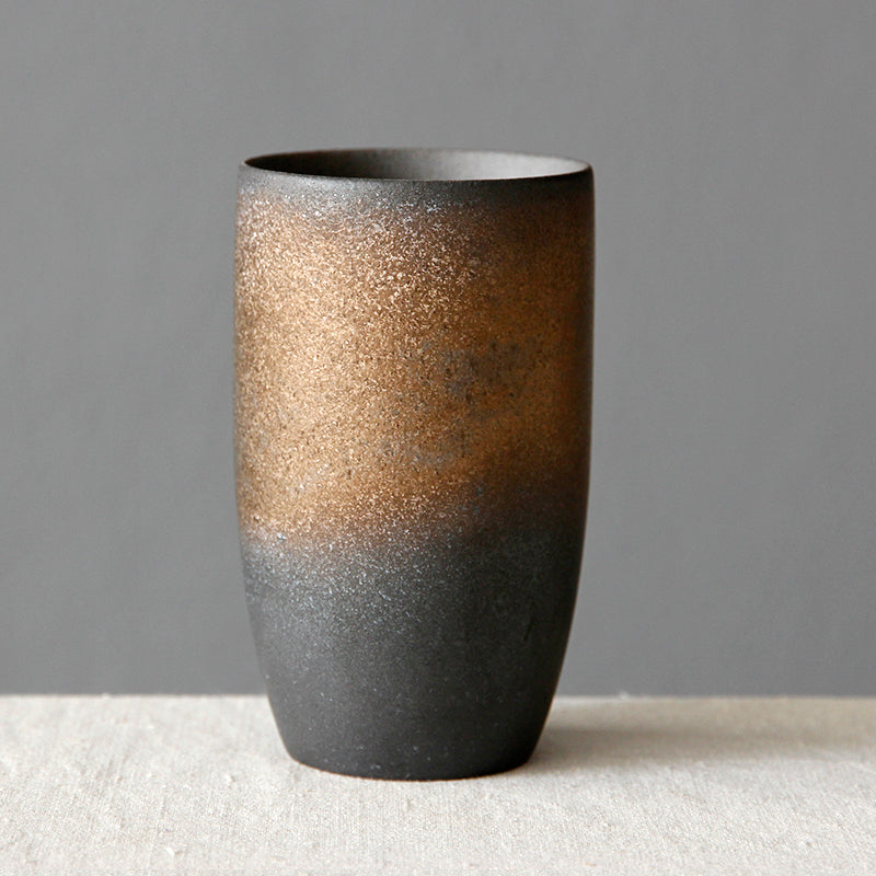 Taza de Gres de Estilo Artesanal – 201–300 ml · Dorado