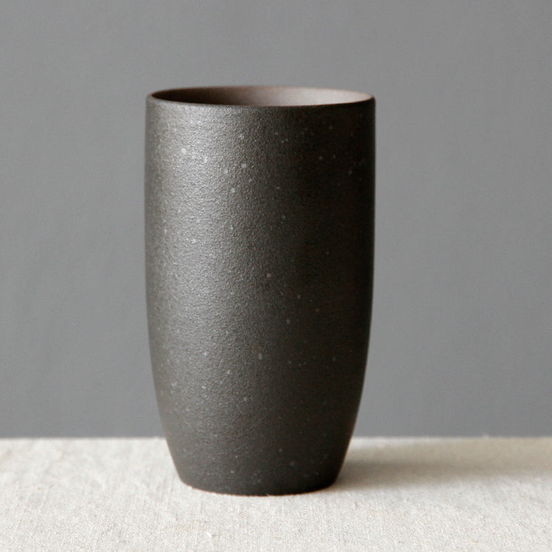 Taza de Gres de Estilo Artesanal – 201–300 ml · Negro liso