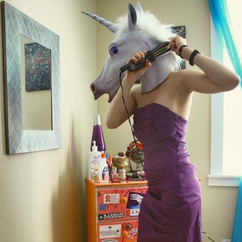 Máscara de Unicornio de Látex – Halloween y Fiestas · fotografía de detalle 2