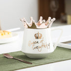 Taza con Corona “Queen of Everything” – 11 oz — vista del producto 1
