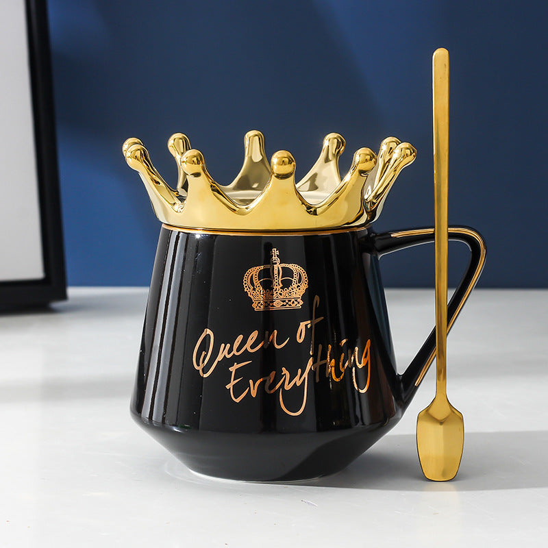 Taza con Corona “Queen of Everything” – 11 oz · Negro